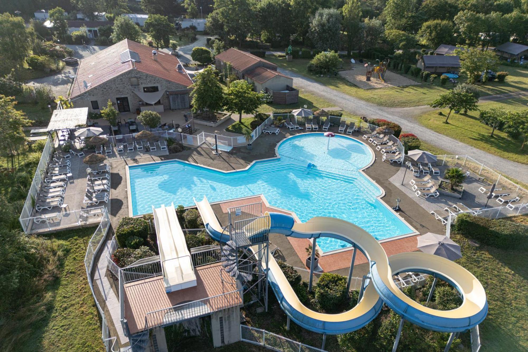 Camping Rcn La Ferme Du Latois Coex Exterior photo
